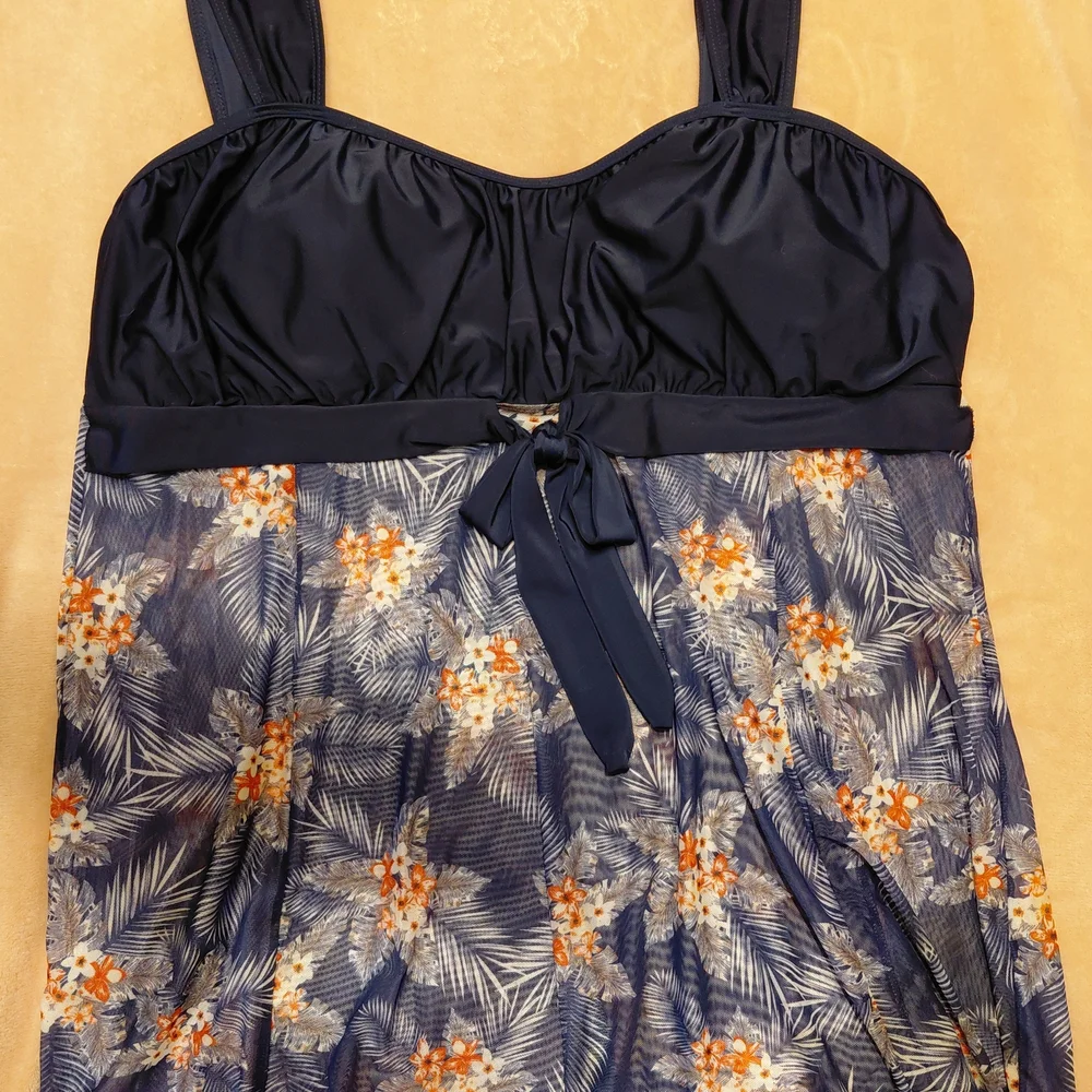 Top/Skirt Boy Shorts Swimsuit. Floral Navy 5X Never Worn. New Condition. - Picture 1 of 8